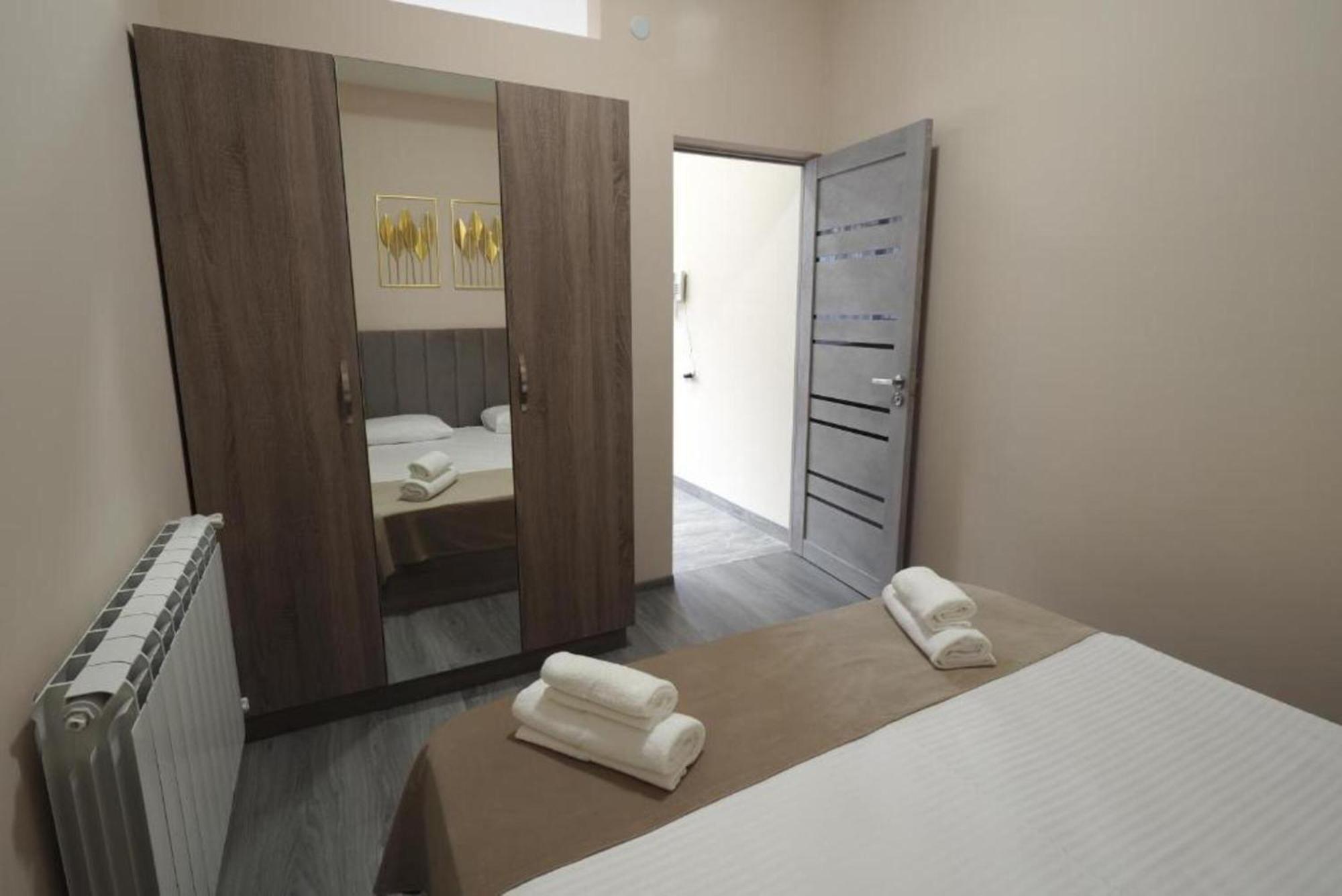 Hotel Menua Erivan Zimmer foto