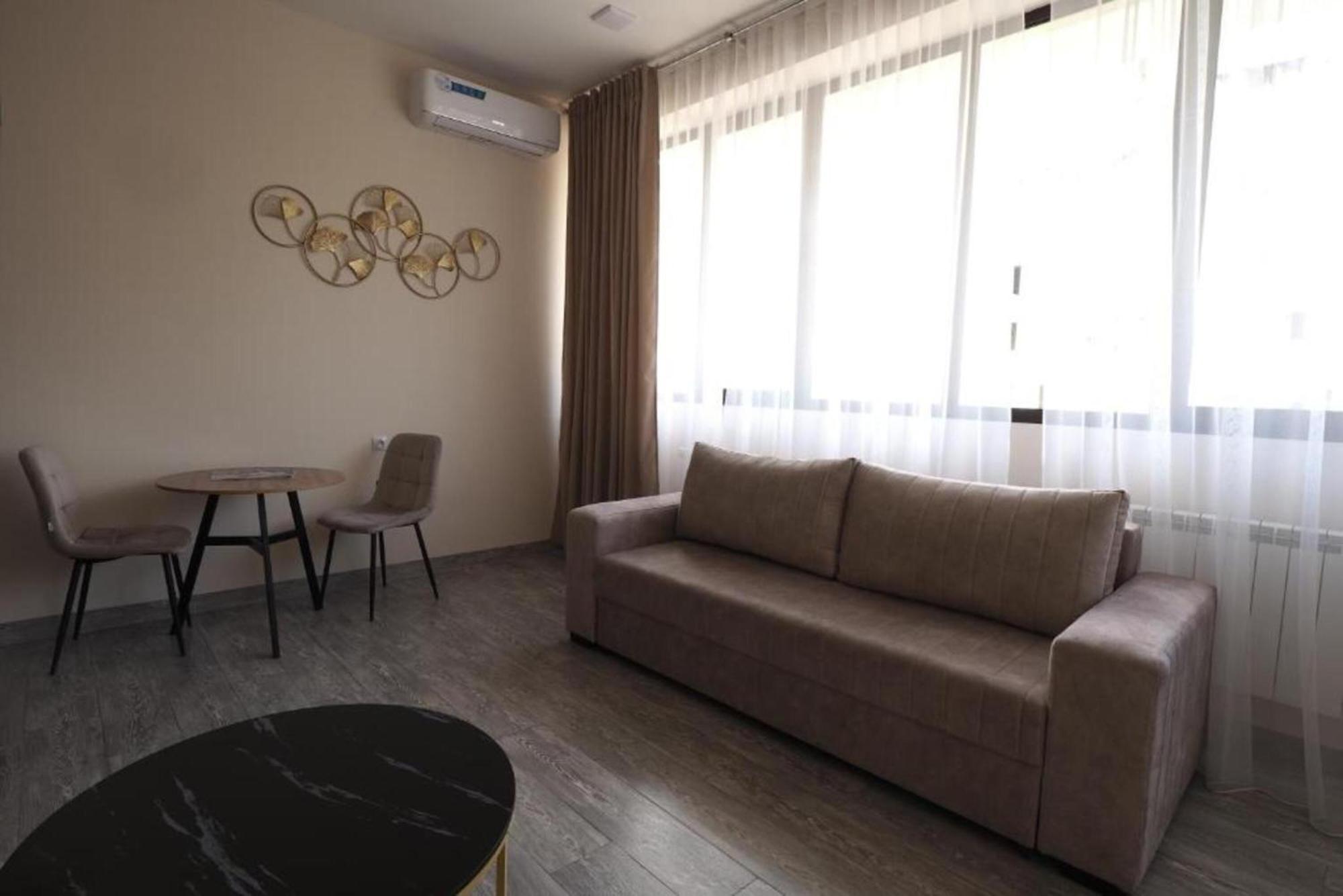 Hotel Menua Erivan Zimmer foto