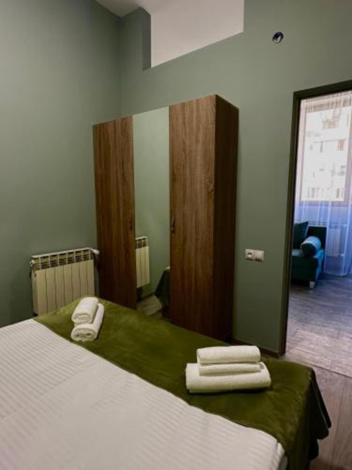 Hotel Menua Erivan Zimmer foto